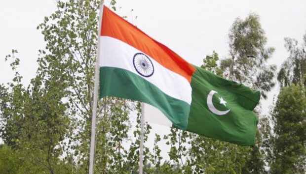 India – Pak flag-700.jpg
